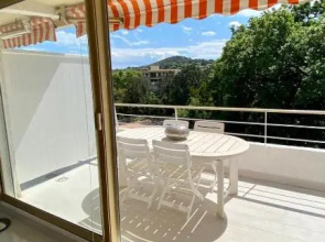 Charming studio with POOL in Saint-Tropez