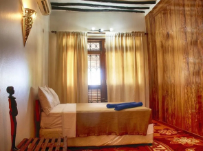 Zan Oceans Resort