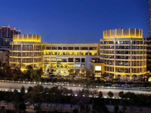 Kunming Oceancube Spa Holiday Hotel