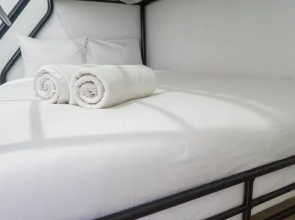 Modern 1BR Apartment at Menara Rungkut