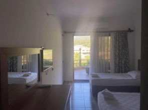 Sandhill Hotel