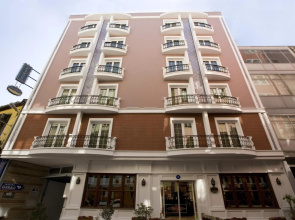 Maywood Hotel