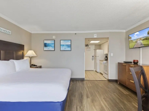 Beachfront 10th-floor Studio Caravelle Resort