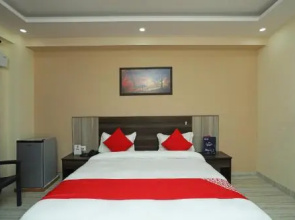 OYO 28445 Hotel Bhavini