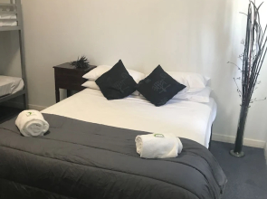 Tin Can Bay Budget Accommodation - Hostel
