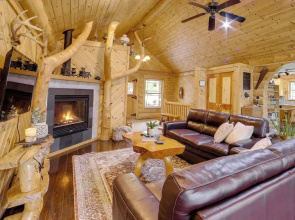 Rustic Tustin Cabin on 7 Acres w/ Fire Pit & Porch