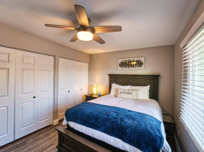 3BR Sleeps 8 Pool Putting Green BQQ Large Island!