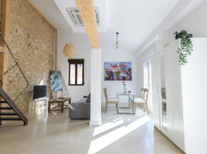 Soho Boho Apartments - with sunny rooftop terrace and fiber optic internet