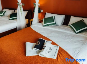 Empty Sailing Homestay (Gaozhuang Starlight Night Market)