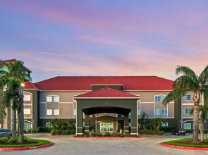 La Quinta by Wyndham Mercedes