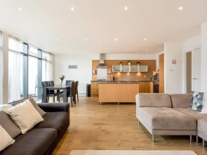 Bright Riverside Apt. w/ Terrace