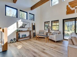 Cozy Cabin Nestled at the Base of Tamarack Resort!