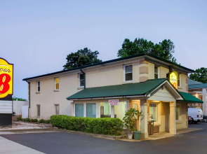 Super 8 By Wyndham Charlotte Downtown Area