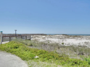 Gulf Highlands Getaway w/ 6 Pools & Beach Access