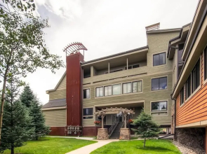 Ski Hill 32 by RedAwning