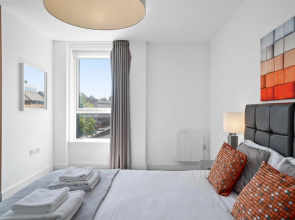 Kennet House Superior Serviced Apartment
