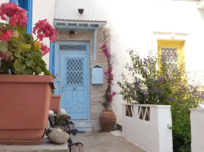 Tinos Heritage Plateia