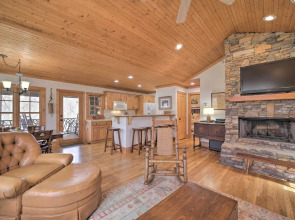 Woodsy Smoky Mtn Hideaway w/ Grill & Views!