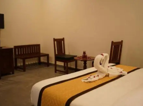 Hotel Golden Bird
