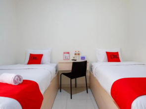 RedDoorz near Alun Alun Kudus 2