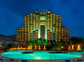 Le Meridien Al Aqah Beach Resort