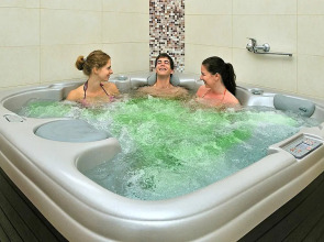 Melrose Apartments 2