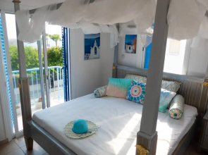 2bed Villa - Private Pool - Steps From the Beach!