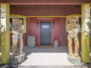 Grand Canyon Adventure Base 4BR Home With Games