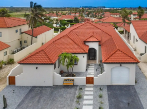 Newly Remodeled 5-bedroom 5-bath in Tierra del Sol!