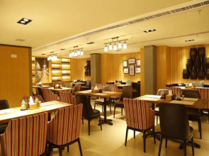 Orange Hotel Guangzhou Quzhuang Metro Station