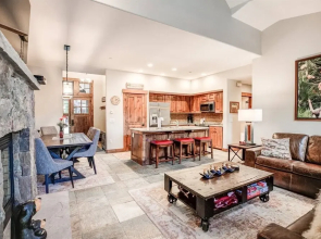 Ski-in 2 Bedroom Townhome at Mountain Thunder