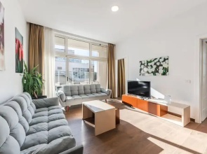 Spacious Apartment by the Beach - Tulipani