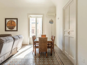 Central City Apartment by Wonderful Italy