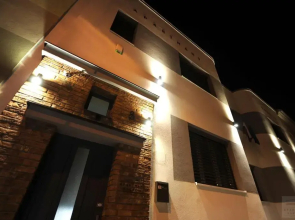 Lucky 8 Guesthouse