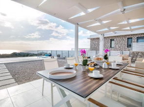 Francis & Gregorys Luxury Villas