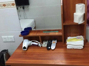 Huayuan New Village Family Apartment