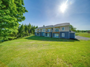 4 Mi to Lake Erie: Condo w/ Golf Course Views!