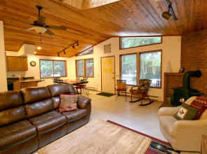 Snowline Cabin 23 - Great Cabin With hot Tub, Game Room, Wifi and Sauna