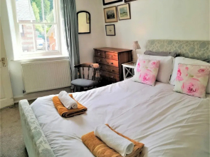 Escape the Ordinary - Dorset Village Vacation