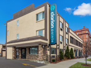 Clarion Pointe Downtown