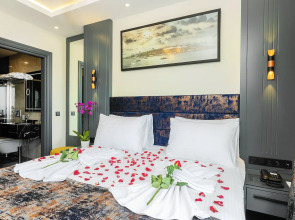 The Magnaura Palace Hotel