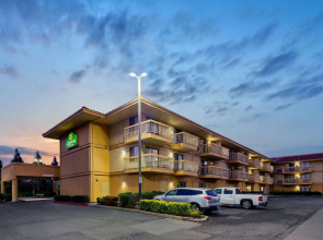 La Quinta Inn & Suites by Wyndham Oakland - Hayward