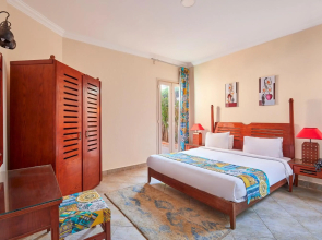 Golden Ocean Marina Hotel