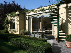 House in Zingem Near Hiking Trails