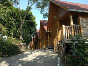 Fairy Lake Leisure Farm B & B
