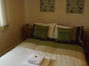 Castle Laurels Guest House