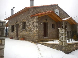 Oreini Nafpaktia Houses