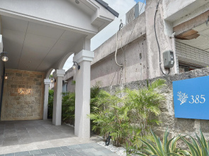 Hotel 385