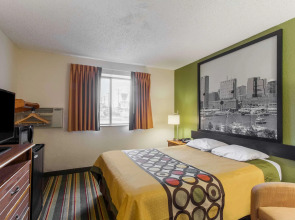 Super 8 by Wyndham College Park Wash DC Area