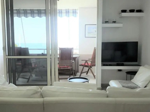 M&I Beach Apartment with Sea View